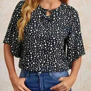 ✨Emery Rose Size LG batwing sleeved blouse keyhole tie front navy/white dots